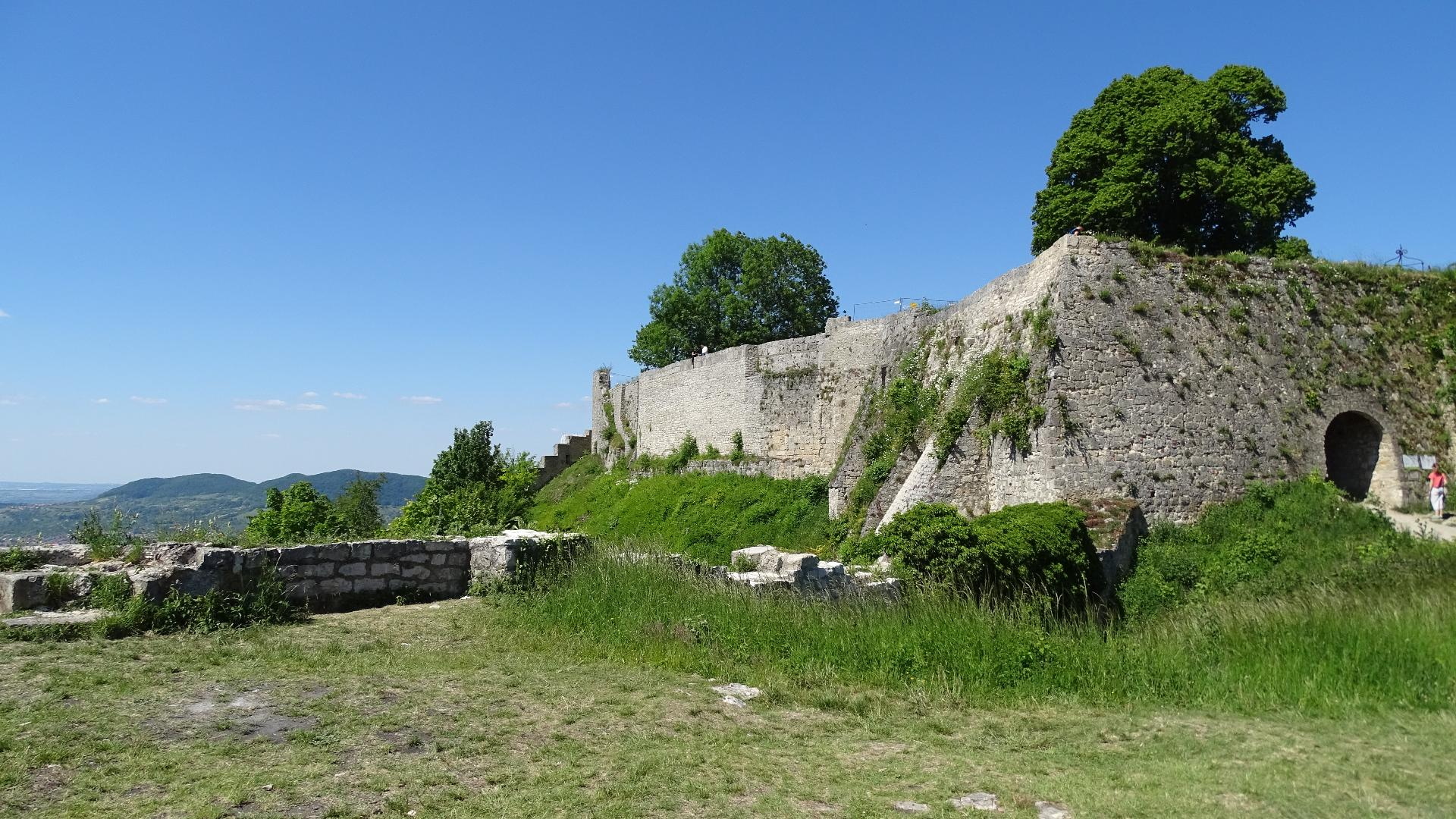Am früheren Hauptgebäude der Festung