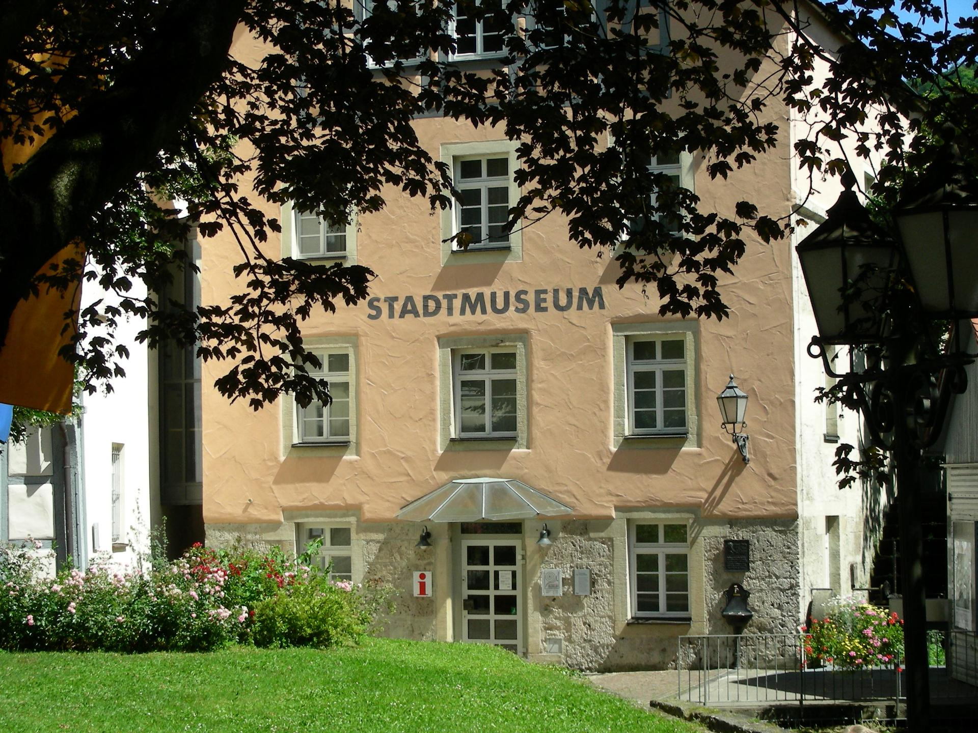 Stadtmuseum neben der Amanduskirche