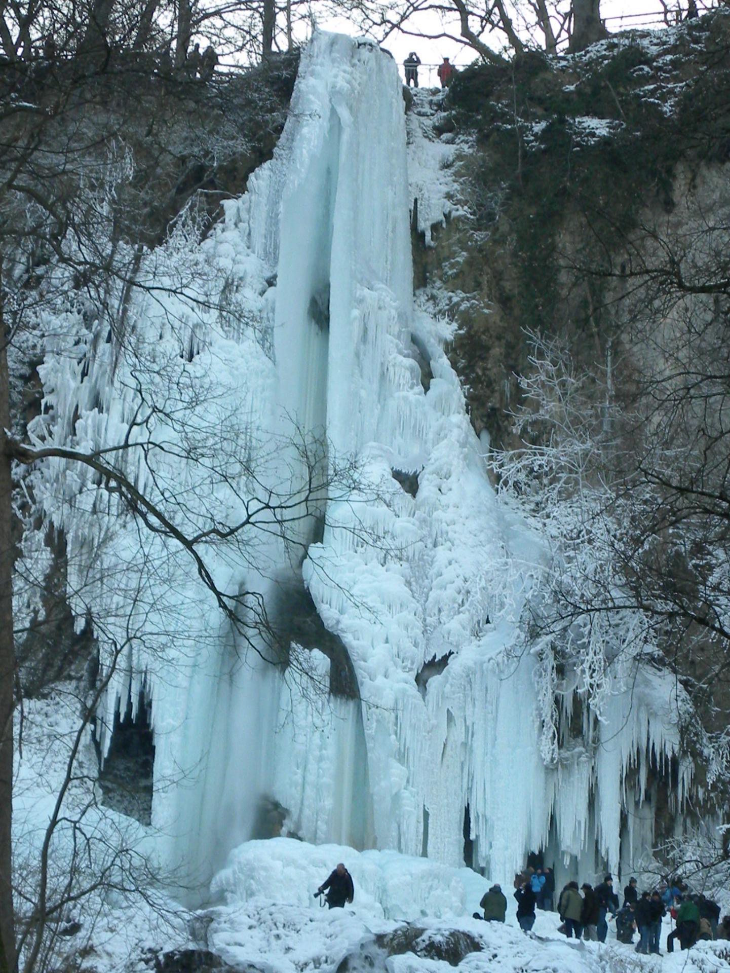 Eis-Wasserfall