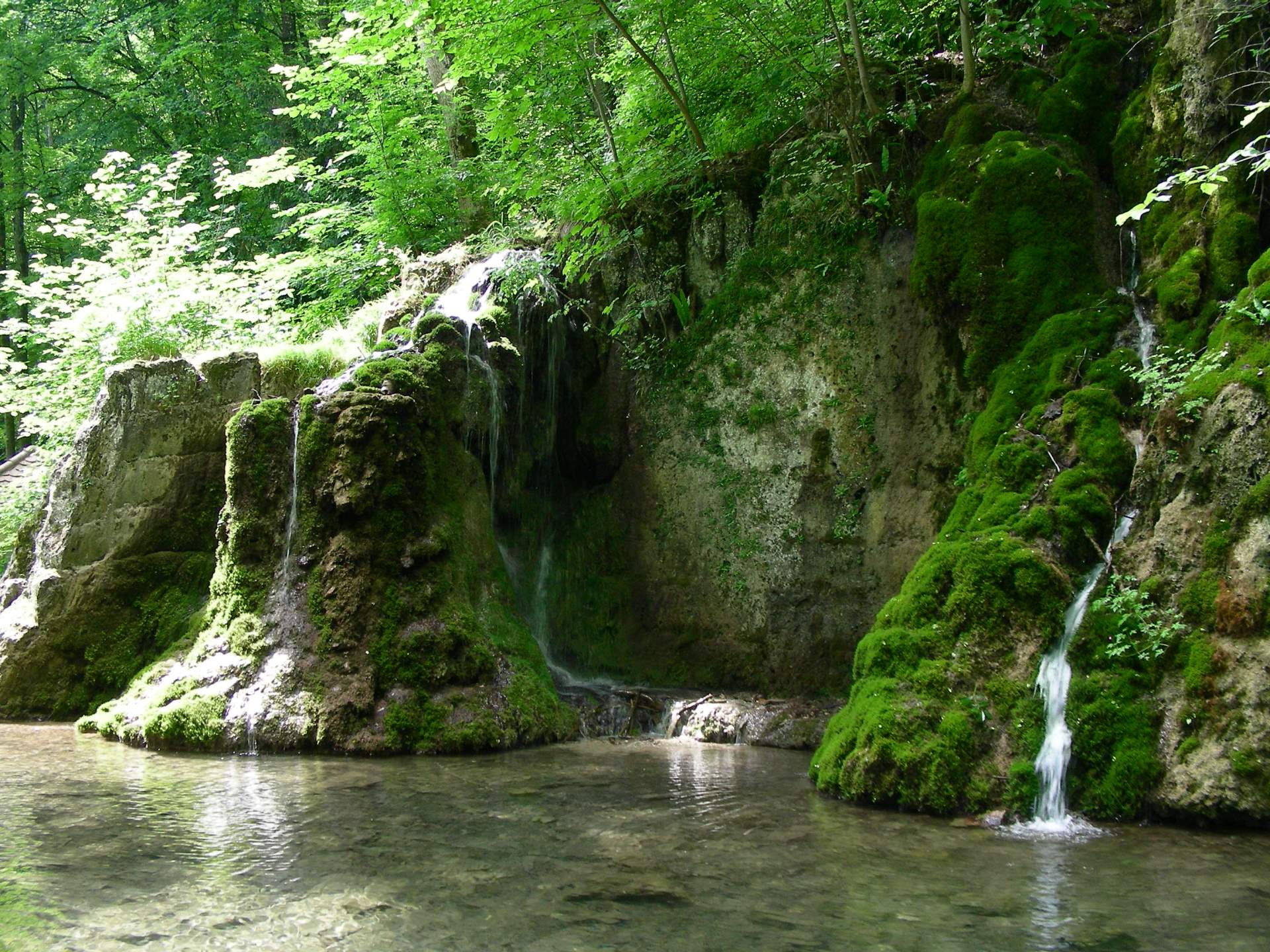 Oberer Gütersteiner Wasserfall im Sommer